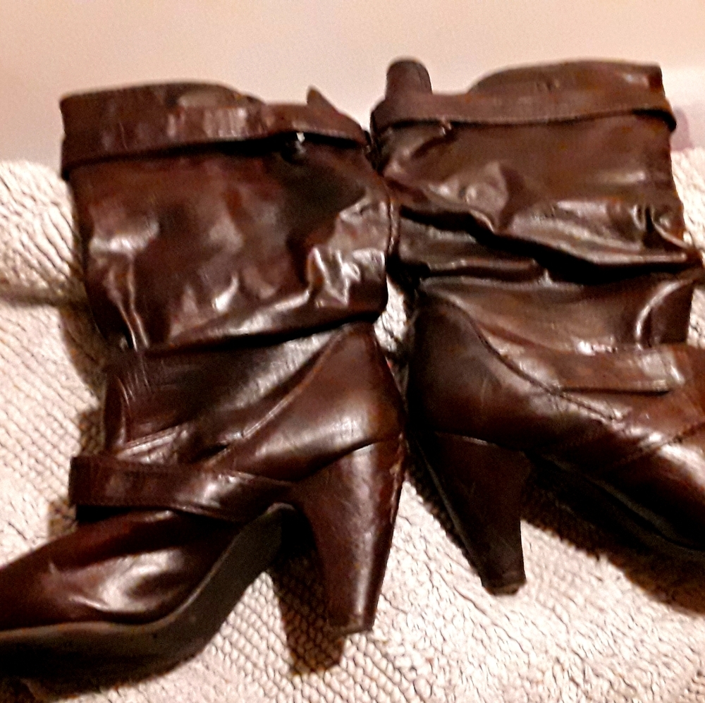 Avenue wide calf size 9 mid calf slouch boot
